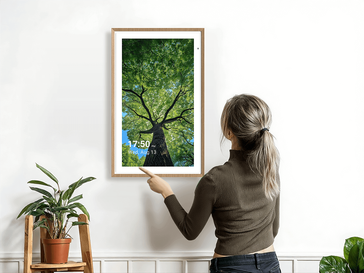 Turn your screen into a smart photo frame with support for Google Photos. It’s a simple, beautiful way to keep loved ones close, totally free.