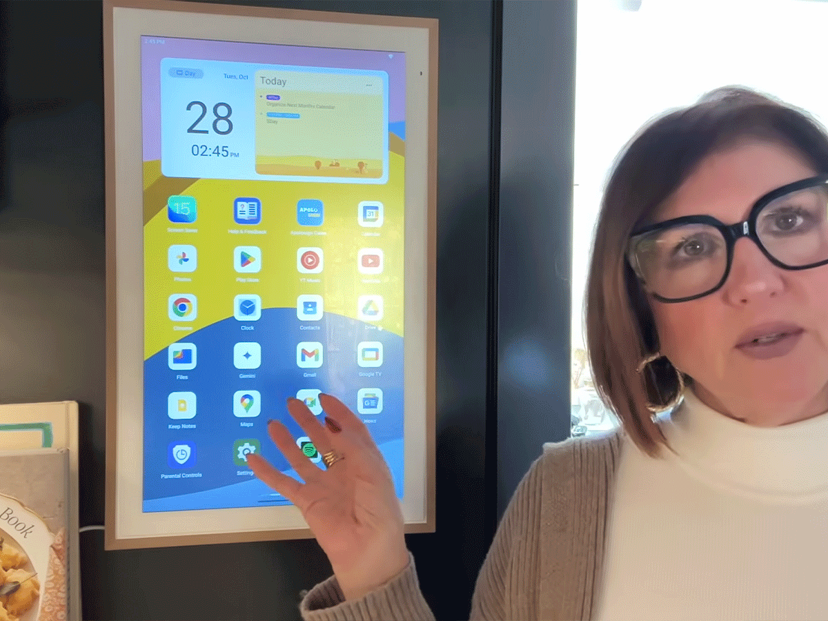 Why Home Influencer Karen Recommends the ApoloSign Digital Calendar