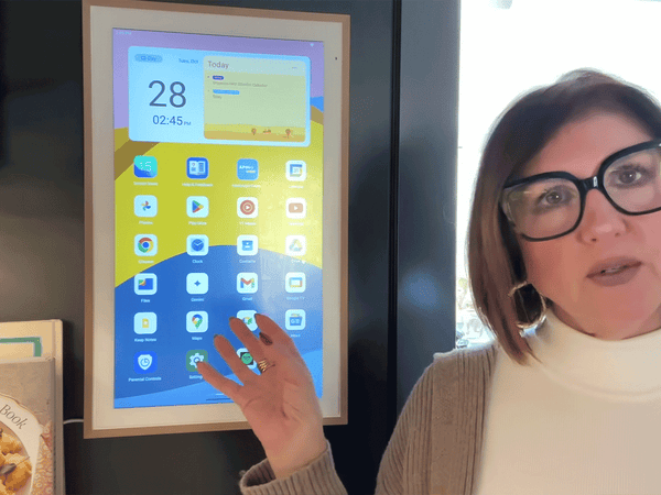 Why Home Influencer Karen Recommends the ApoloSign Digital Calendar