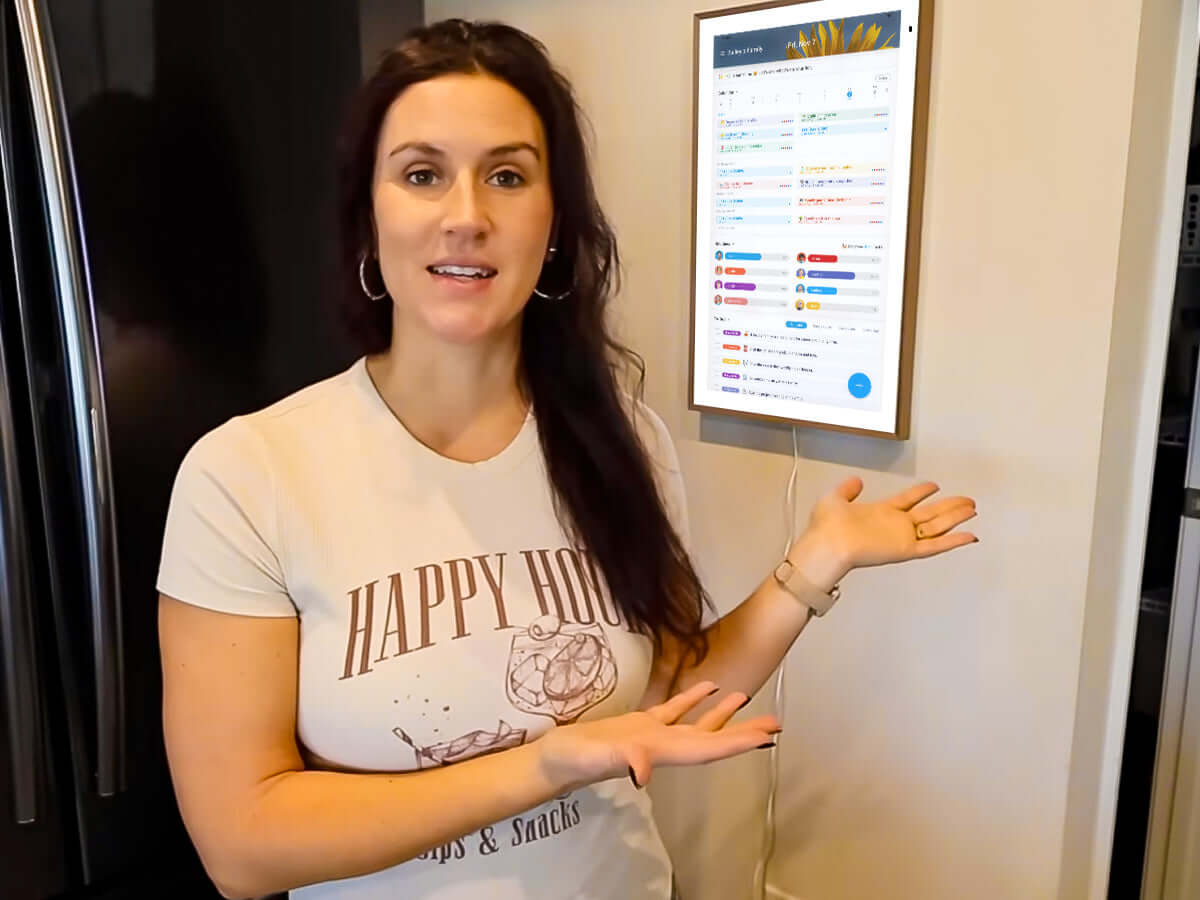 How @AshleysBusyLife Found Calm in the Chaos with Apolosign Digital Calendar