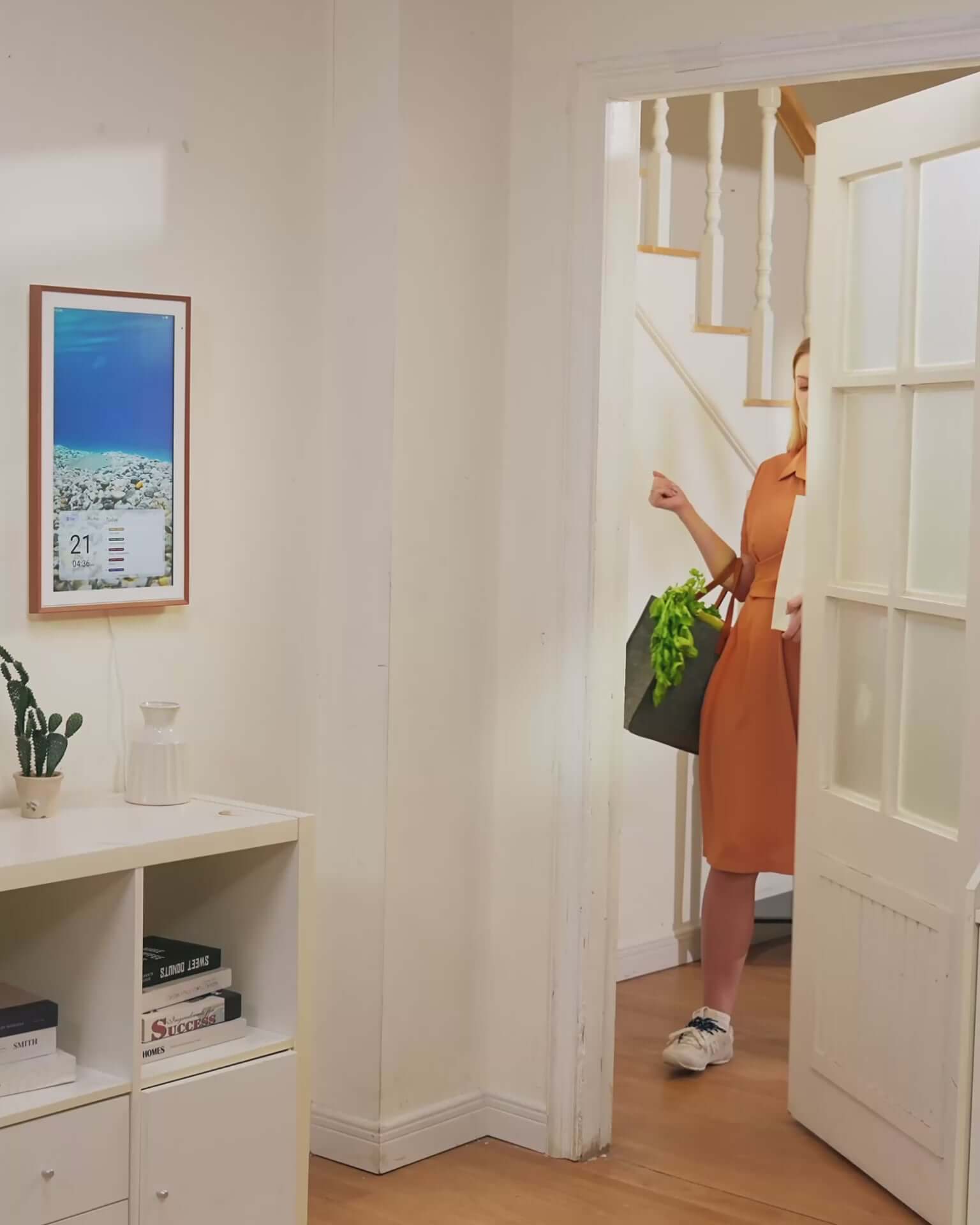 Apolosign Digital Calendar Review Video: Efficiently Manage Household Tasks and Foster Good Habits in Kids Through Task-Based Rewards